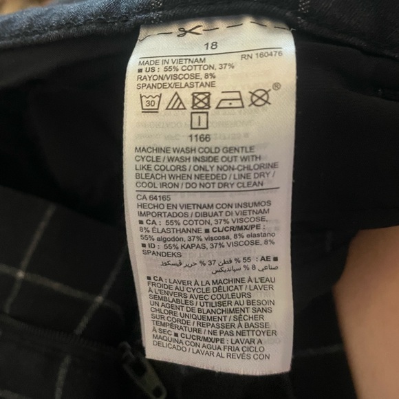 OLD NAVY High Waisted Pixie Pants in Windowpane Print with Secret Slim Pockets - Picture 6 of 11